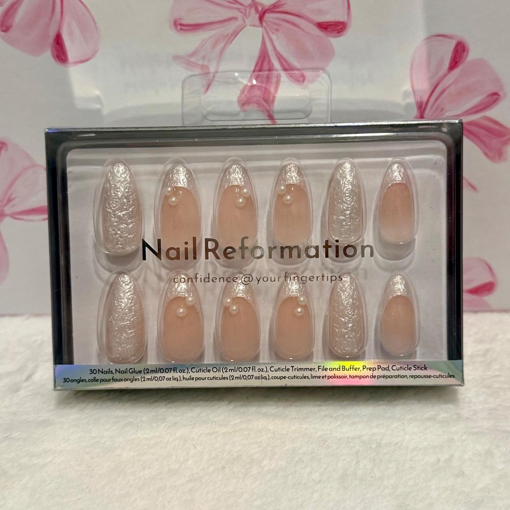 Nail‎ Reformation 30pc Almond Pearl French Tip Press On Nails Glue Kit